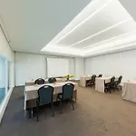 Lux מלון 4*