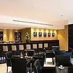 Lux 4*