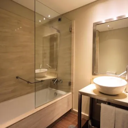 Lux Hotel 4*