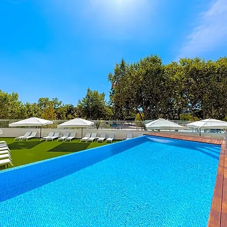 Lux Hotel