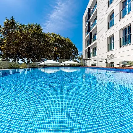 Lux Hotel 4*